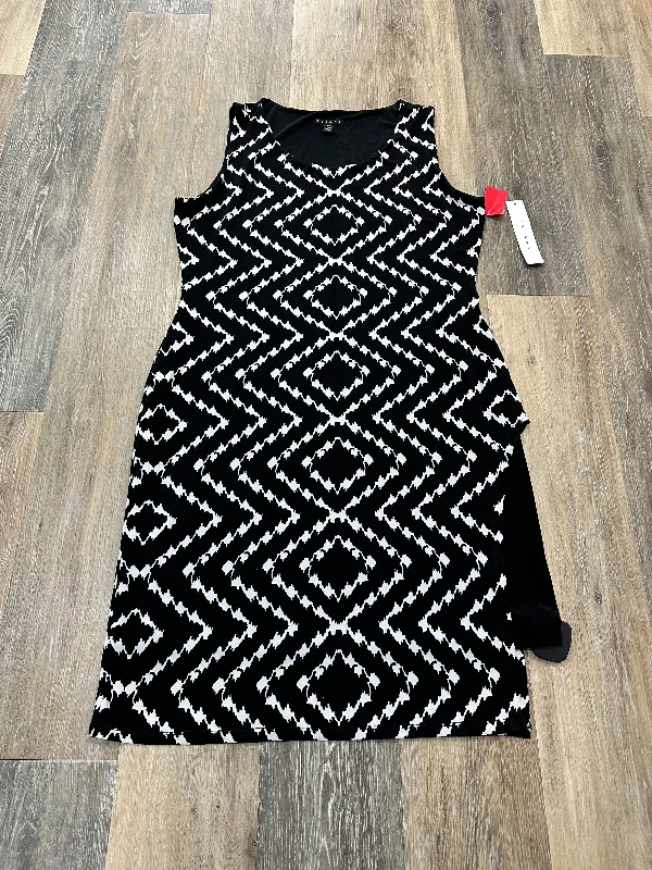 Dress Casual Short By Tribal In Black & White, Size: L